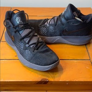 Men’s Nike Zoom Basketball Shoe sz 10.5